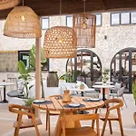 Bella Colina I Vintage 1953 Hotel