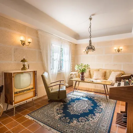 Bella Colina I Vintage 1953 Hotel Peguera