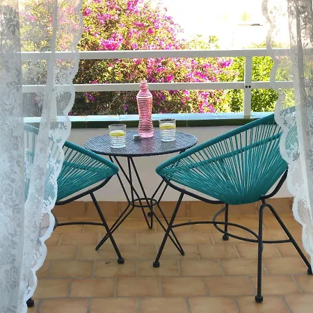 Bella Colina I Vintage 1953 Hotel