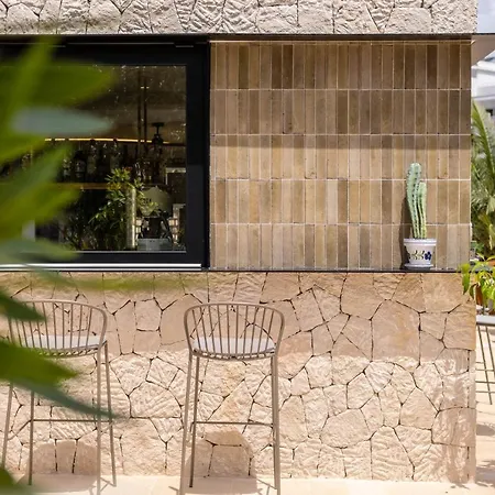 Bella Colina I Vintage 1953 Hotel