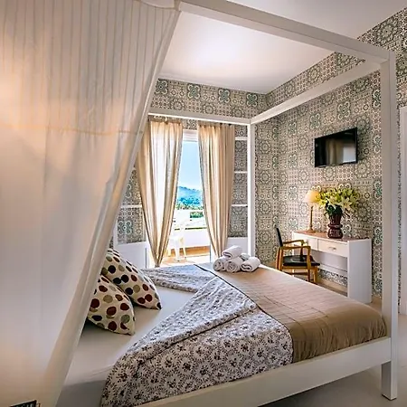 Bella Colina I Vintage 1953 Hotel 3*